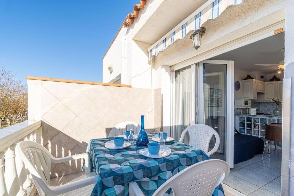 A16-Casa Con Barbacoa En La Playa Empuriabrava Exterior foto